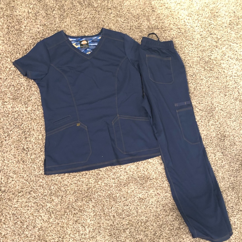 Women’s Dickies Scrub Set